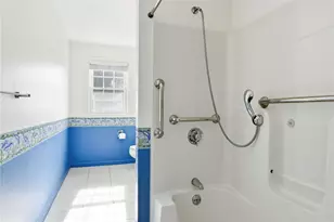 27 Hyde Ave, Pawtucket, RI 02861 - Photo 19