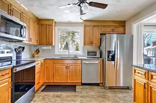 8 Surrey Ln, West Warwick, RI 02893 - Photo 13