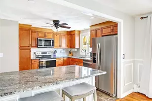 8 Surrey Ln, West Warwick, RI 02893 - Photo 9