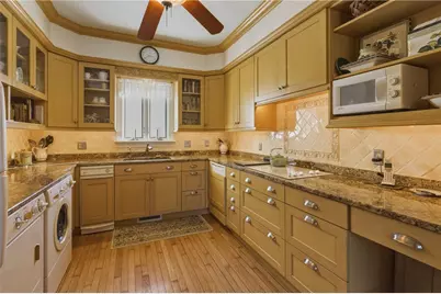 553 Bellevue Avenue #6, Newport, RI 02840 - Photo 11