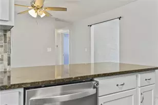 14 Winthrop St, East Providence, RI 02915 - Photo 11