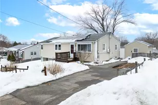 374 Thibeault Ave, Woonsocket, RI 02895 - Photo 5