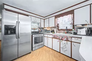 374 Thibeault Ave, Woonsocket, RI 02895 - Photo 15