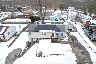 374 Thibeault Ave, Woonsocket, RI 02895 - Photo 31