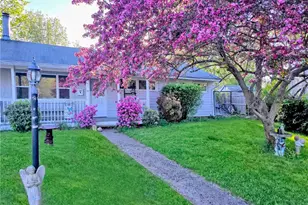 37 Gerald St, Warwick, RI 02886 - Photo 1