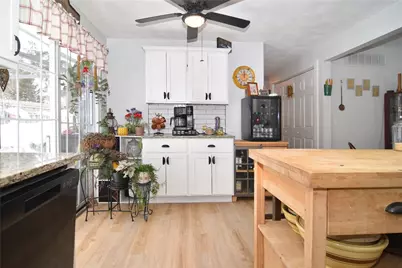 37 Gerald Street, Warwick, RI 02886 - Photo 13