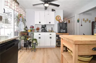 37 Gerald St, Warwick, RI 02886 - Photo 13