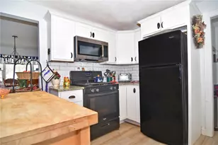 37 Gerald St, Warwick, RI 02886 - Photo 15