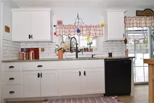 37 Gerald St, Warwick, RI 02886 - Photo 11