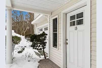 12 Park Avenue #13, Narragansett, RI 02882 - Photo 1