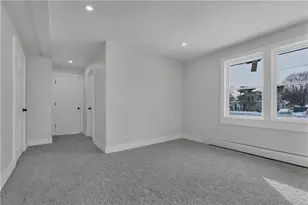 79 Suburban Pkwy, Warwick, RI 02889 - Photo 9