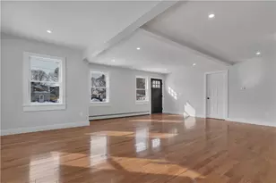 79 Suburban Pkwy, Warwick, RI 02889 - Photo 5