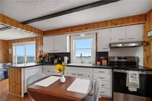 28 Glenwood Ave, Narragansett, RI 02882 - Photo 15