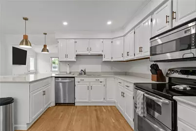 12 Granada Terrace, Middletown, RI 02842 - Photo 7