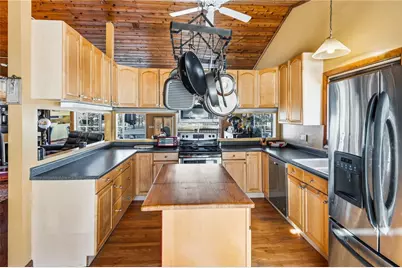 585 Meadow View Avenue, Warwick, RI 02889 - Photo 9