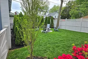 21 Bedlow Ave, Newport, RI 02840 - Photo 41