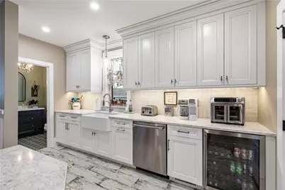 21 Bedlow Avenue, Newport, RI 02840 - Photo 9