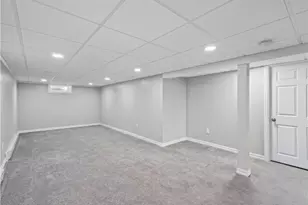 28 Hoyt St, Warwick, RI 02886 - Photo 17