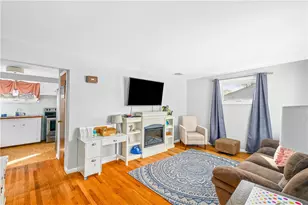28 Hoyt St, Warwick, RI 02886 - Photo 7