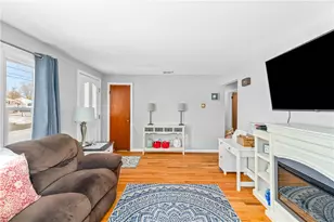28 Hoyt St, Warwick, RI 02886 - Photo 9