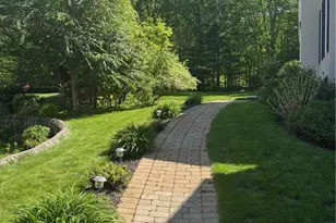 7 Thornewood Dr, Lincoln, RI 02865 - Photo 5