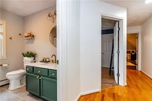 195 Oakland Beach Ave, Warwick, RI 02889 - Photo 31