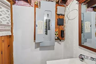 420 Auburn St, Cranston, RI 02910 - Photo 29