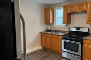 51 Trenton St, Providence, RI 02906 - Photo 3