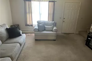 36 Bleachery Ct, Warwick, RI 02886 - Photo 3