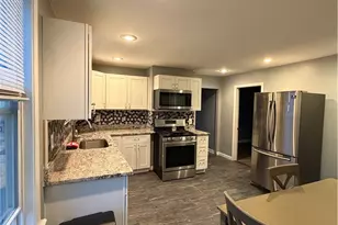 27 Robin St, Providence, RI 02908 - Photo 3