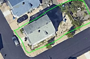 27 Robin St, Providence, RI 02908 - Photo 9