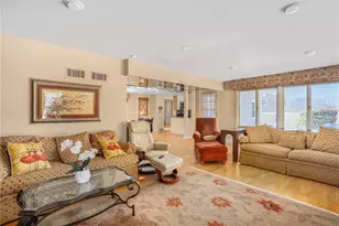 157 Sweetbriar Dr, Cranston, RI 02920 - Photo 11