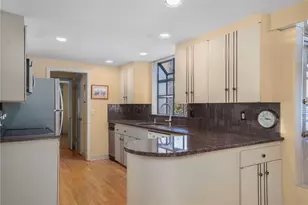 157 Sweetbriar Dr, Cranston, RI 02920 - Photo 15