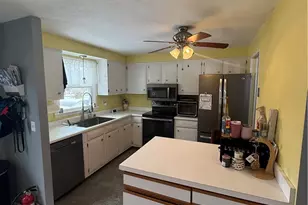 52 Cottonwood Dr, Cranston, RI 02921 - Photo 21