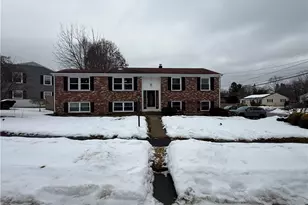 52 Cottonwood Dr, Cranston, RI 02921 - Photo 1