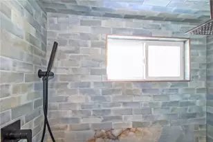 6 Sullivan St, Newport, RI 02840 - Photo 17