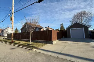 214 Grand Ave, Pawtucket, RI 02861 - Photo 31