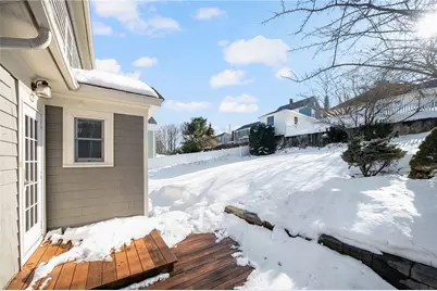 51 Wilcox Avenue, Pawtucket, RI 02860 - Photo 5