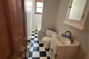 15 E Earle St, Cumberland, RI 02864 - Photo 17