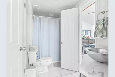 1082 Hancock Street, Fall River, MA 02721 - Photo 17