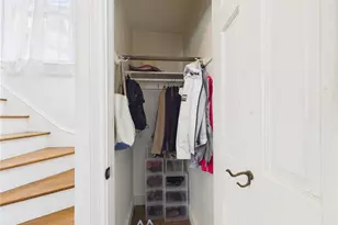 135 Cypress St, Providence, RI 02906 - Photo 7