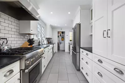 9 Anthony Street, Newport, RI 02840 - Photo 15