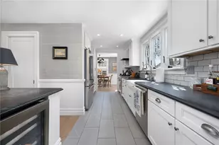 9 Anthony St, Newport, RI 02840 - Photo 13