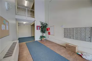 752 Quaker Ln, Warwick, RI 02818 - Photo 3