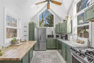 11 Heights Ave, Warwick, RI 02889 - Photo 21