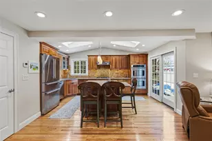 40 Weeden Ave, East Providence, RI 02916 - Photo 13