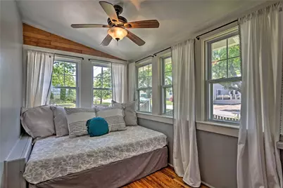 129 Dighton Avenue, Portsmouth, RI 02871 - Photo 5