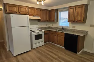 19 Berclay St, Johnston, RI 02919 - Photo 7