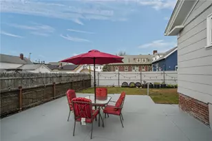 114 Commodore St, Providence, RI 02904 - Photo 31