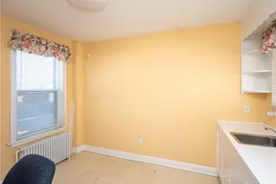 409 Broadway, Newport, RI 02840 - Photo 9